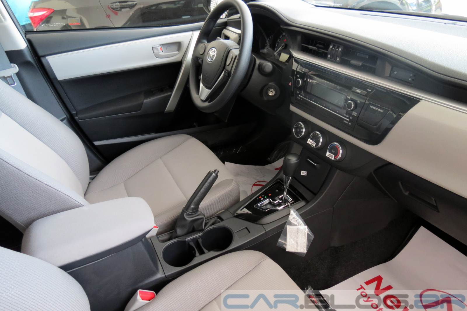 Toyota Corolla 2.014 - Página 12 Novo-Corolla-2015-interior+(1)