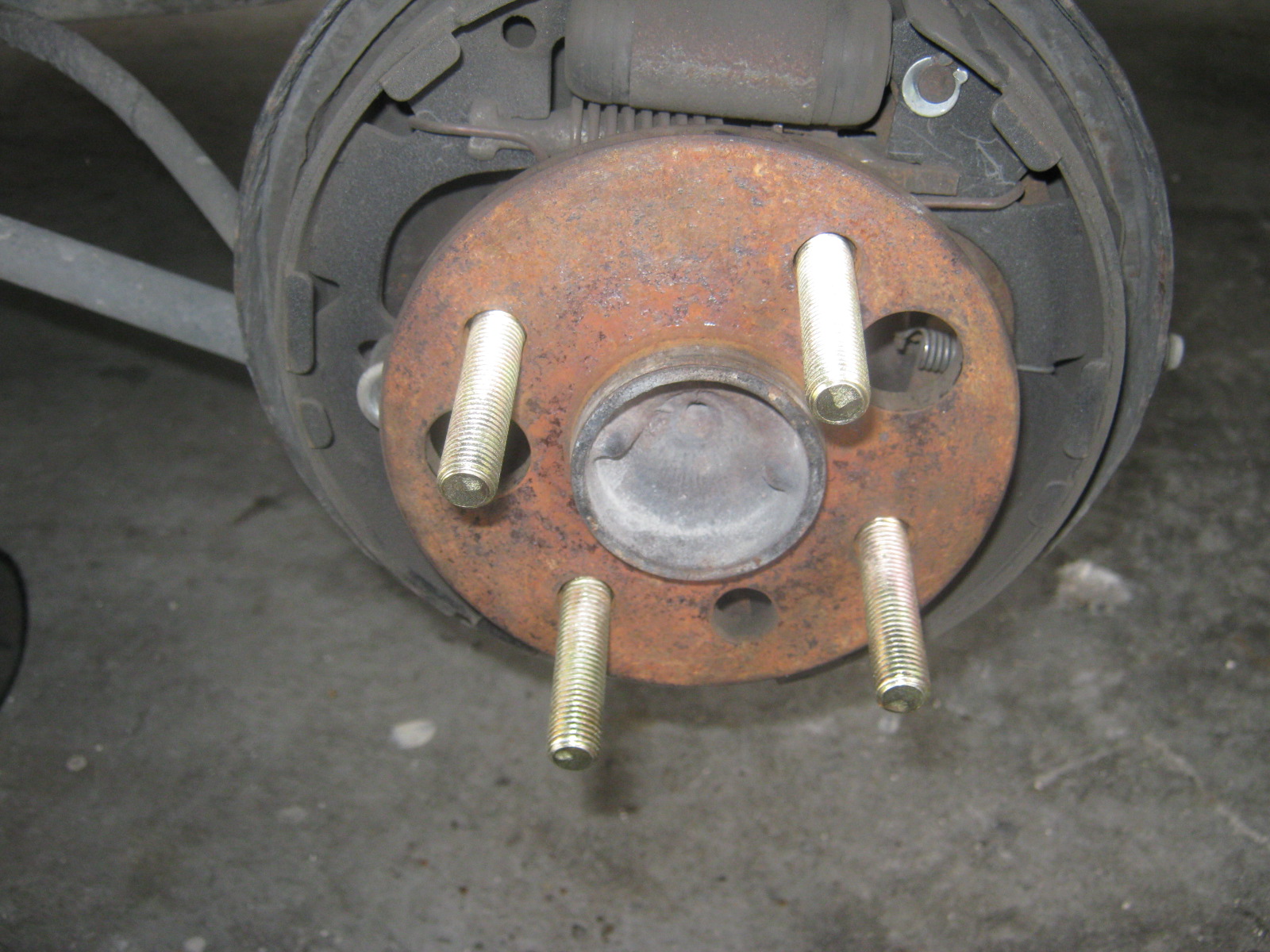 Corolla DIY DIY Rear Extended Long Wheel Stud Replacement