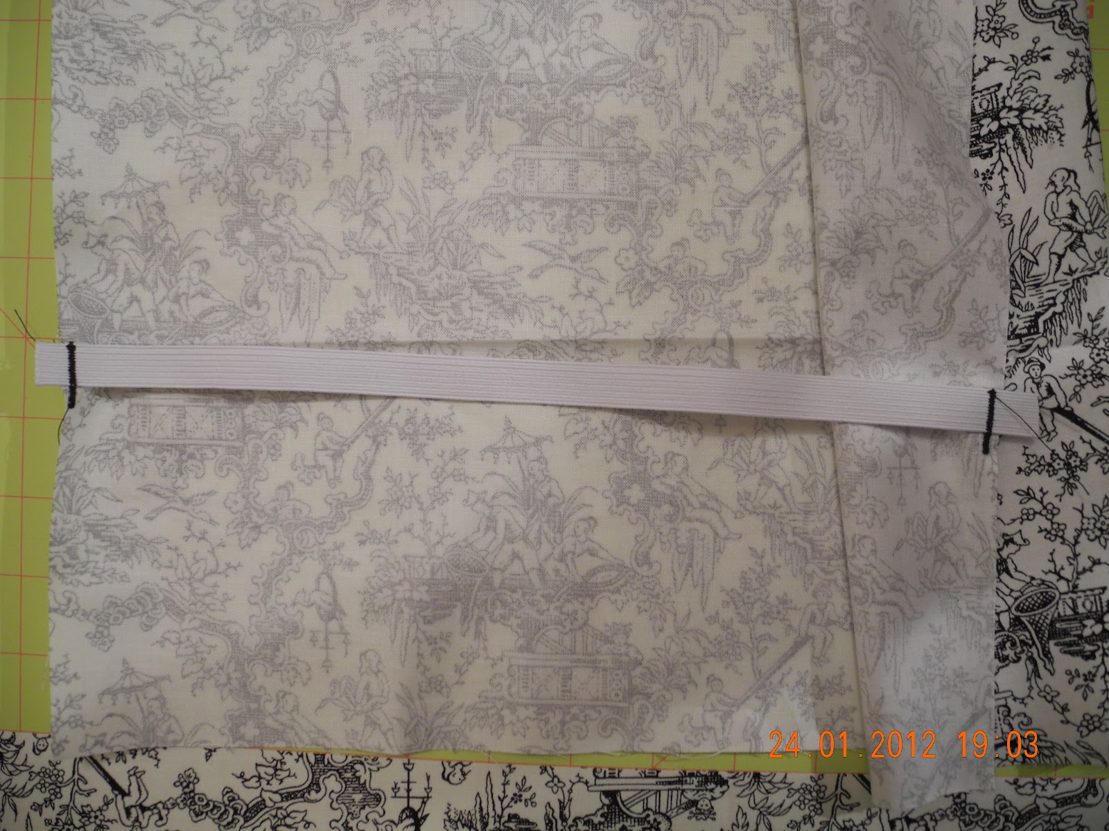 SewThrillingCrafts Custom Built Purse Elastic Pocket