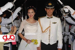 panas gambar2 benarkah pelakon farid kamil perlekehkan tentera semasa majlis panas gambar2 benarkah pelakon farid kamil perlekehkan tentera semasa majlis