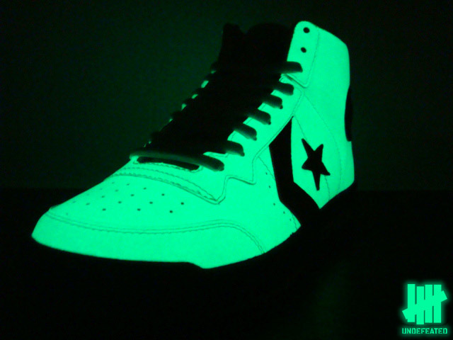 new release... nike shoes glow