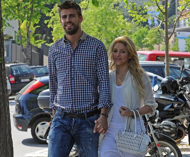 ALL HOLLYWOOD CELEBRITIES: Shakira With Her Husband Gerard Pique Fresh