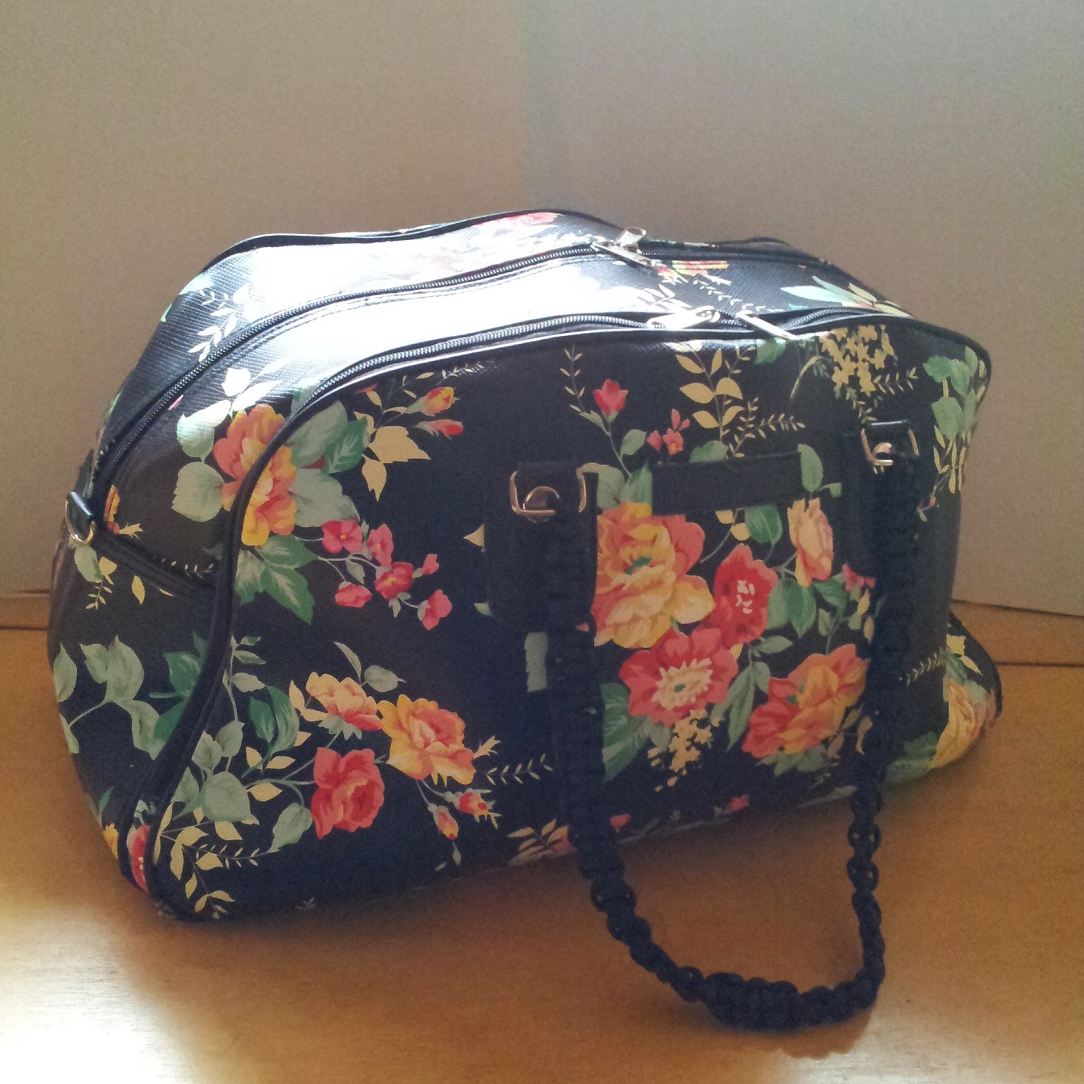 tea and craft New paracord handles for my skating bag