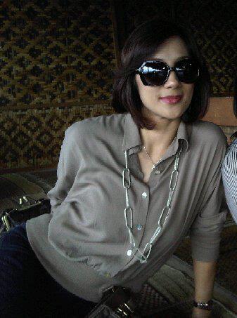 Foto Tante Miranda Cantik dan Masih Seger Banget | Kumpulan Foto