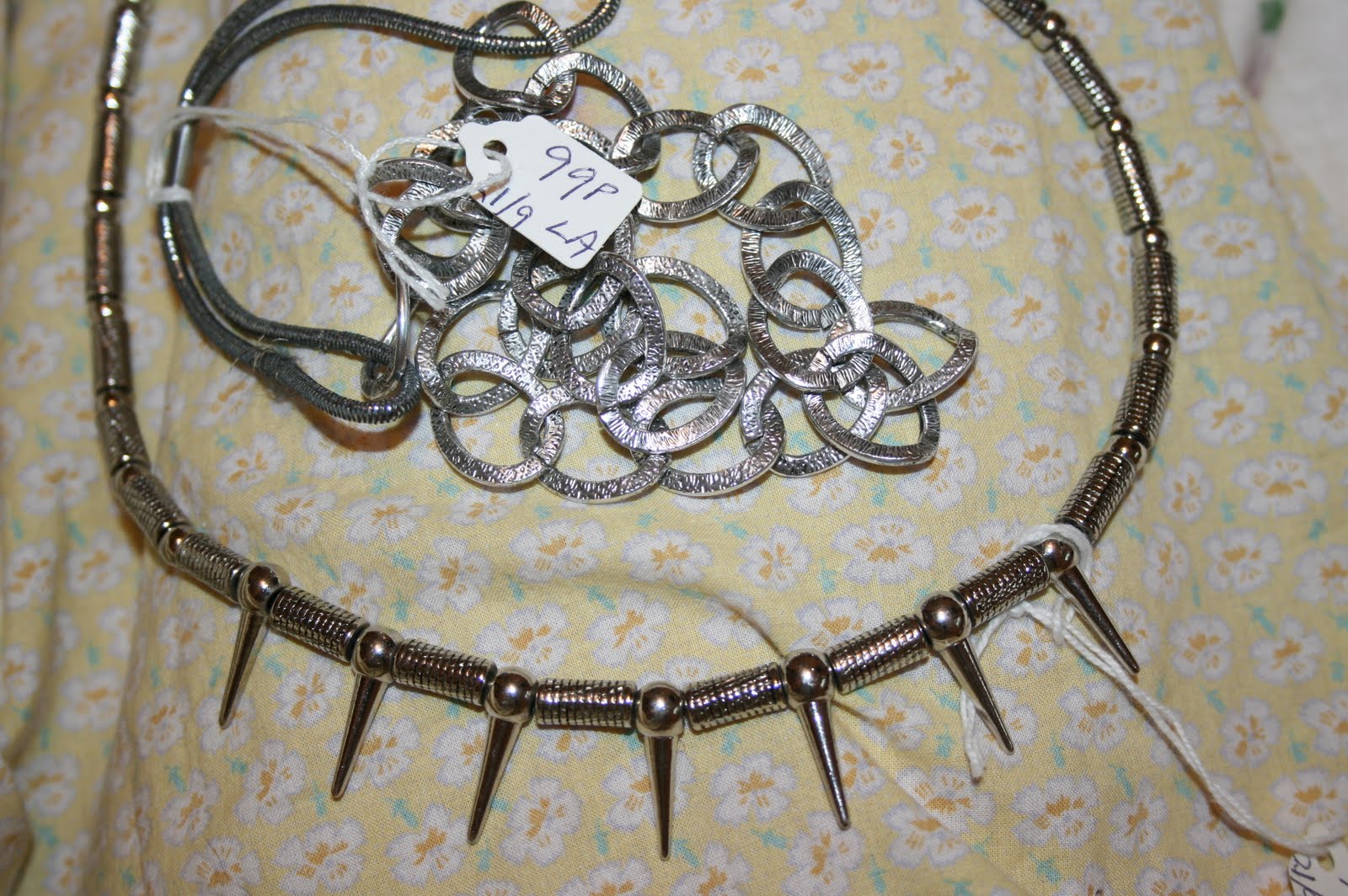 Charity shop LULUTRIXABELLE a Lifestyle, Travel & Fashion Blog