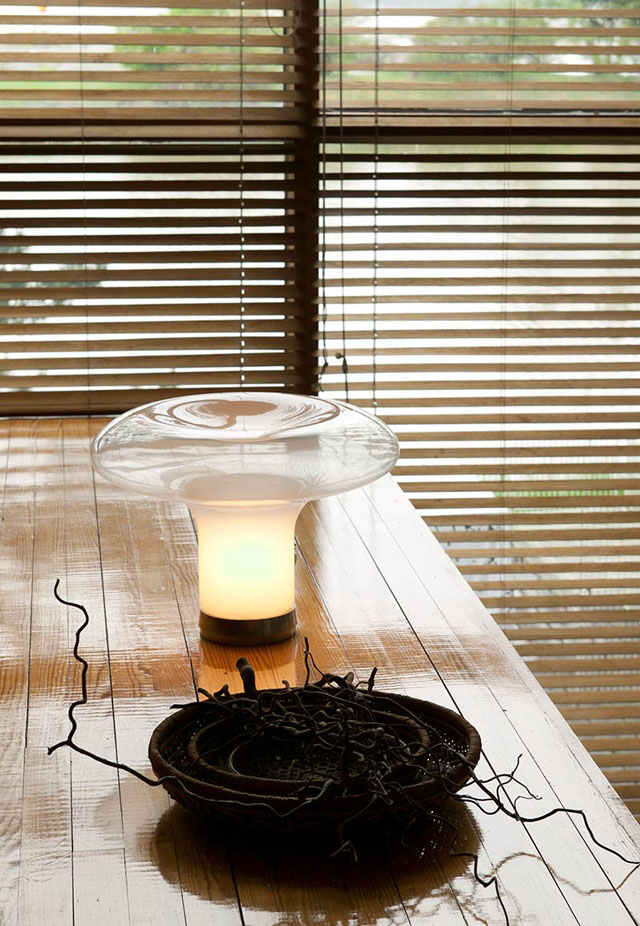 lesbo table lamp