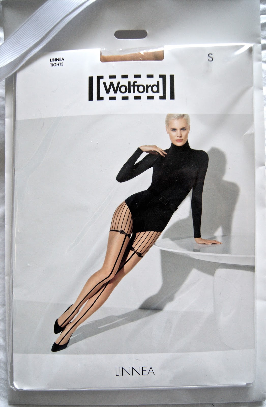 Tights and Ladders: Wolford Linnea Tights Review - Sahara/Black