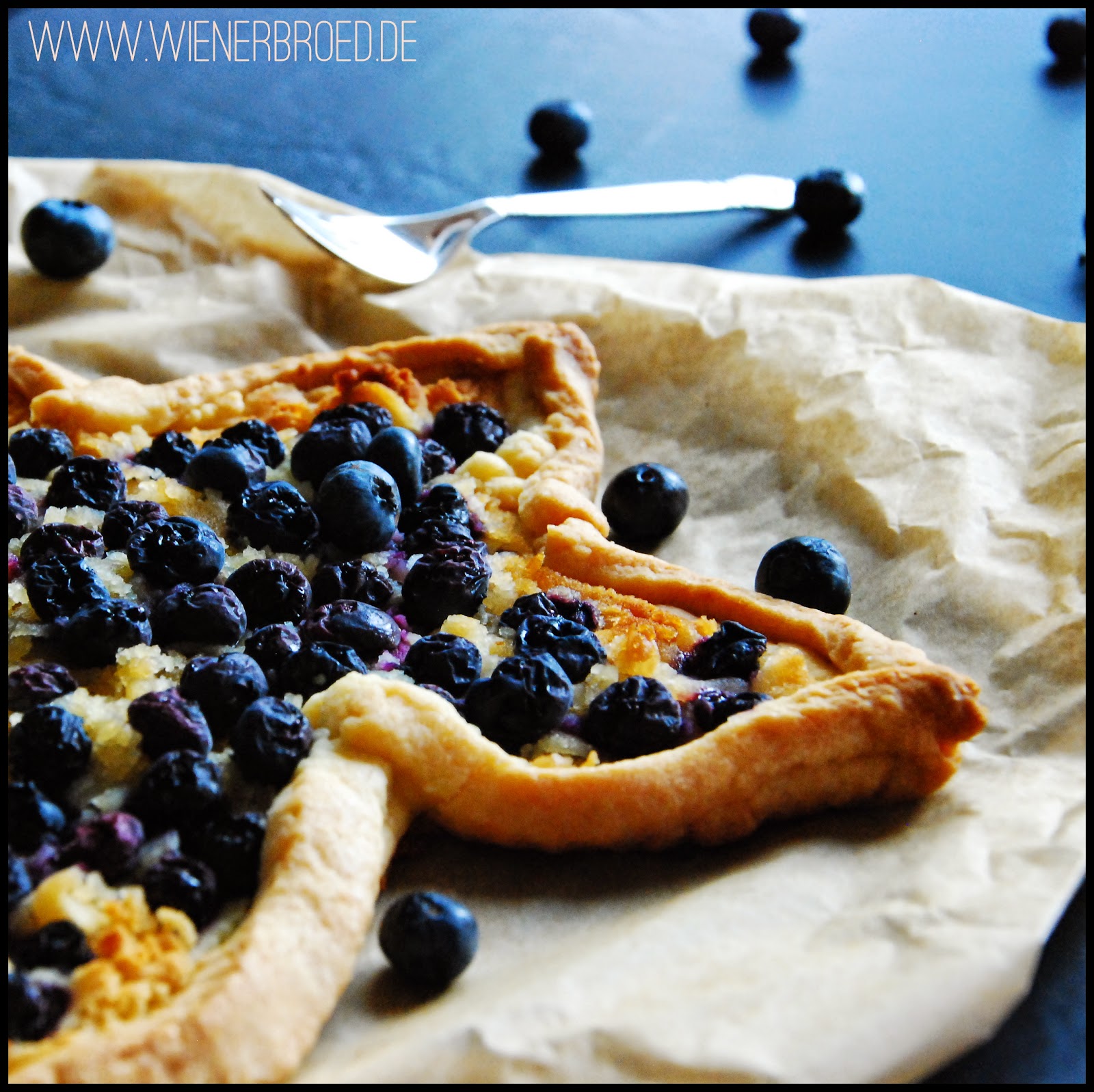 Blueberry marcipan tarte
