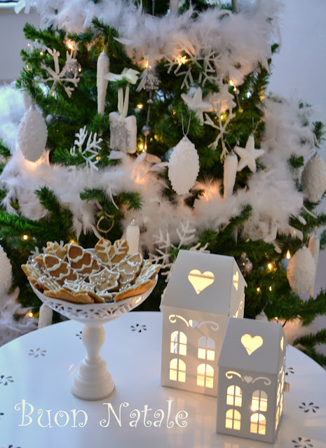 Buon Natale  http://shabbychiclife-silvia.blogspot.it
