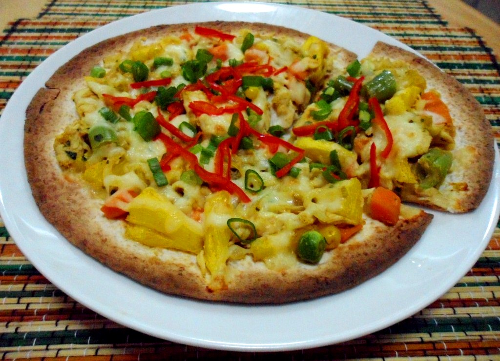 LIGHT BITEZ Oriental Pineapple Chicken Pizza Sweet Day