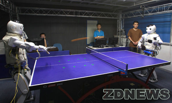 Wu dan Kong Dua Robot Atlet Ping Pong Dari China