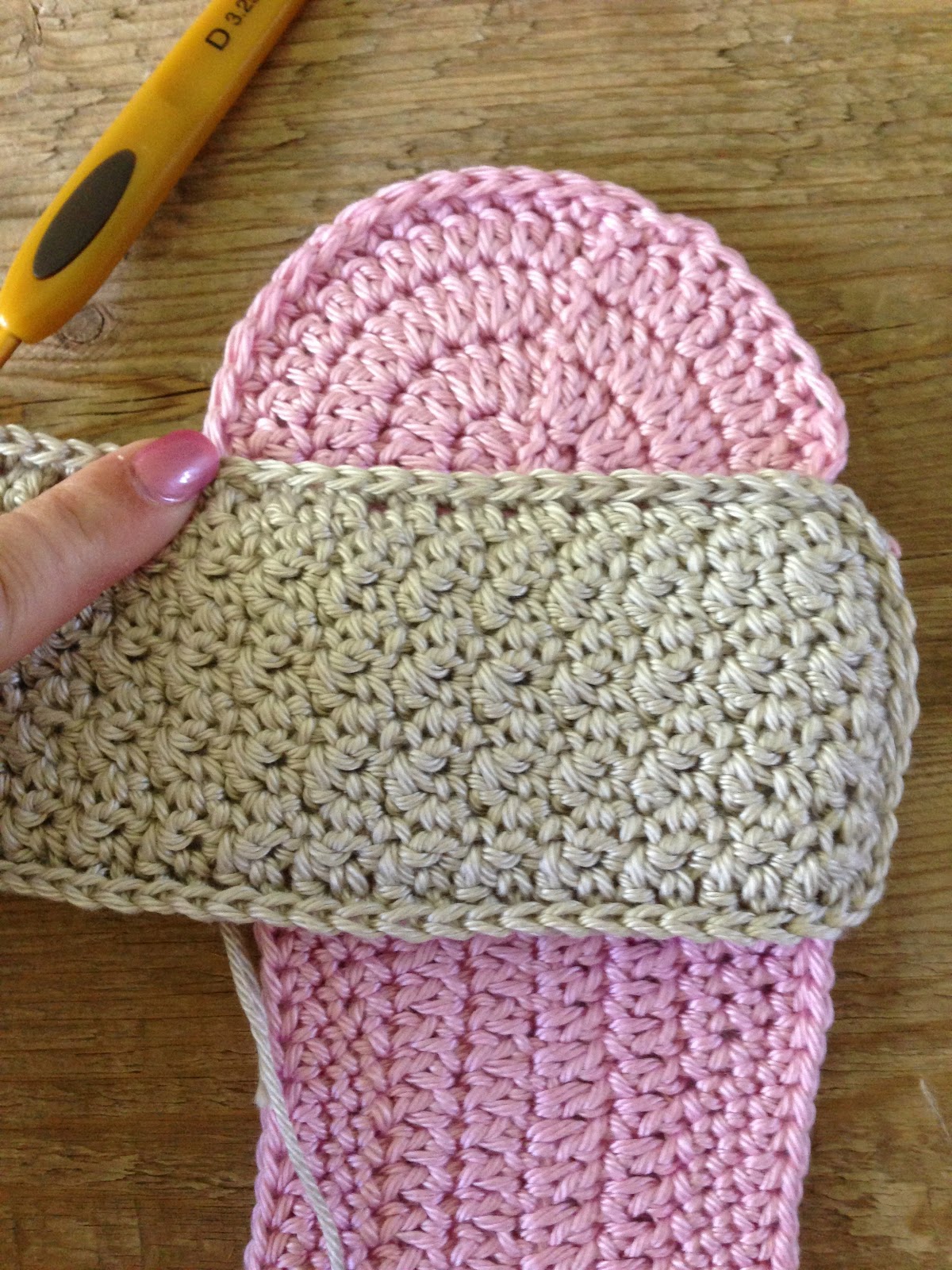 Annoo's Crochet World Happy Mom's Day Spa Slippers Free Pattern