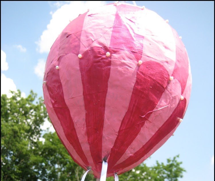 Mommyhood Craft Corner Paper Mache Hot Air Balloon Piñata {or decoration}