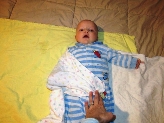 Alpine Climb Tutorial Miracle blanket wrap for baby WITHOUT the Miracle Blanket and NO SEWING