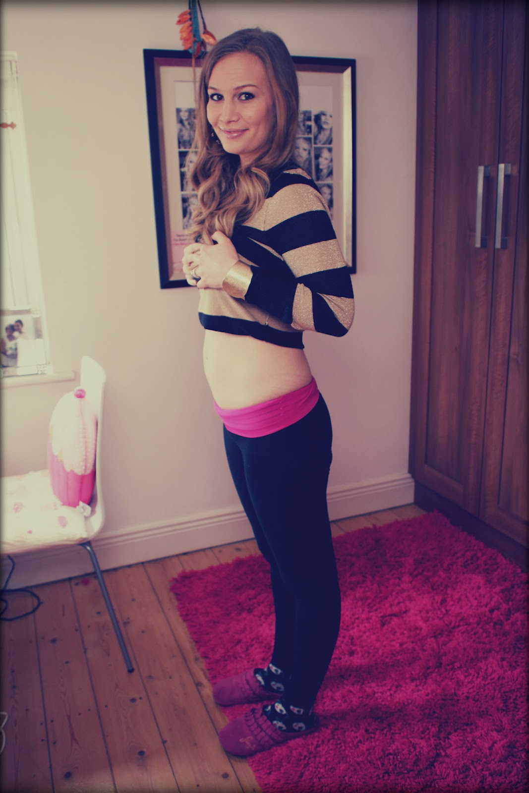 http://3.bp.blogspot.com/-tkGmXX1uzWU/T2dH2njrk1I/AAAAAAAAJhU/soiz0GWJ_uE/s1600/Anna-Saccone-16-Weeks-Pregnant-1.jpg