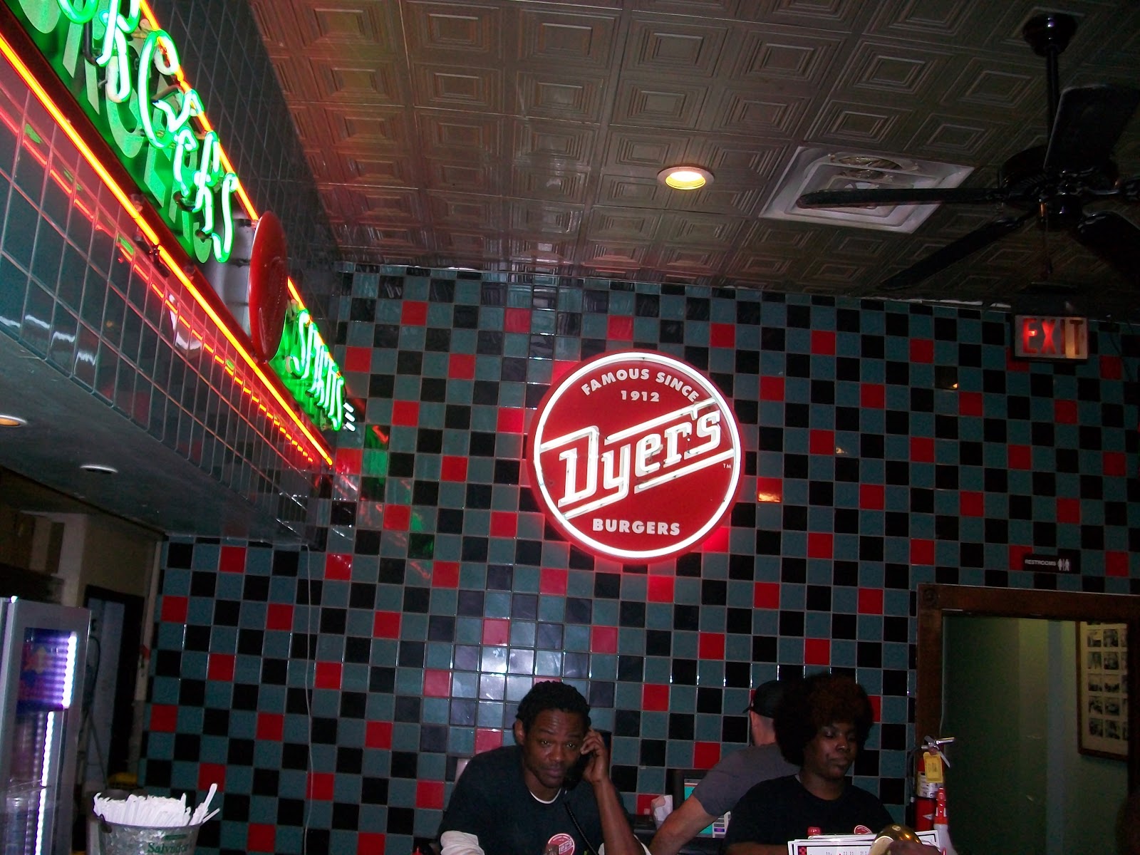 Travels of a Commoner Dyer’s Burgers a late night Beale Street tradition