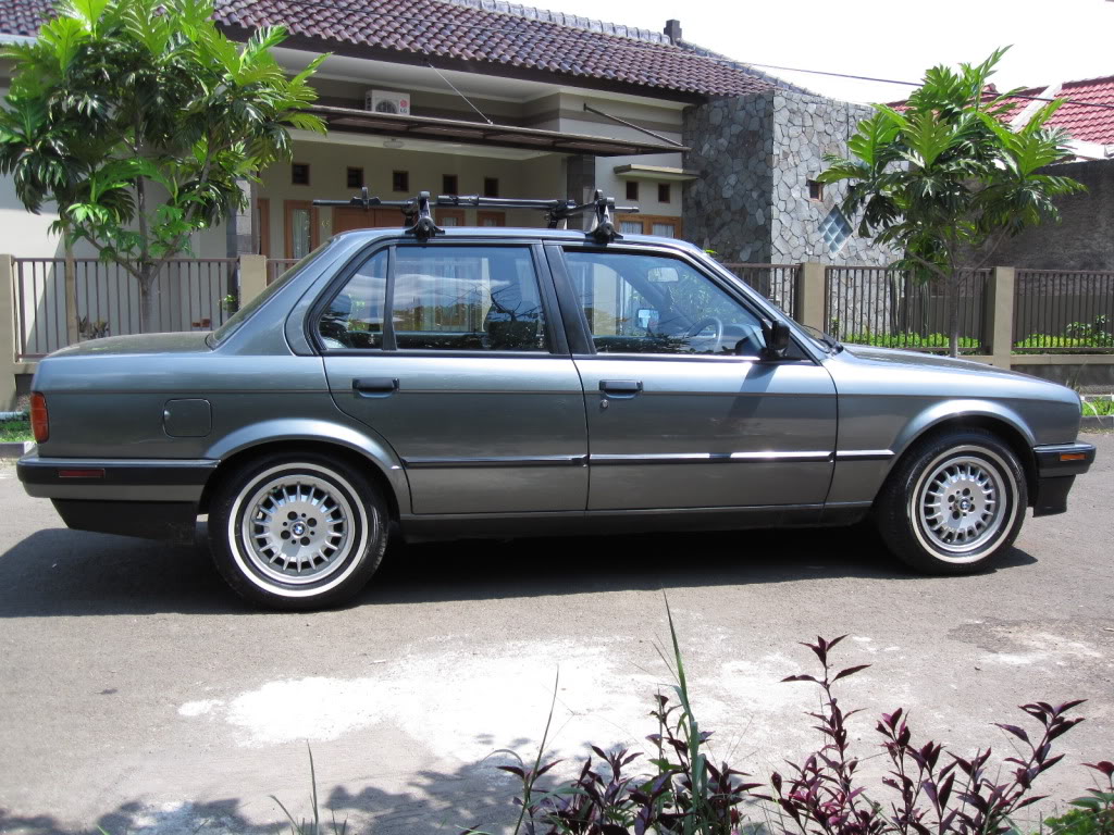 Autoinfo: BMW E30 318i (M40)
