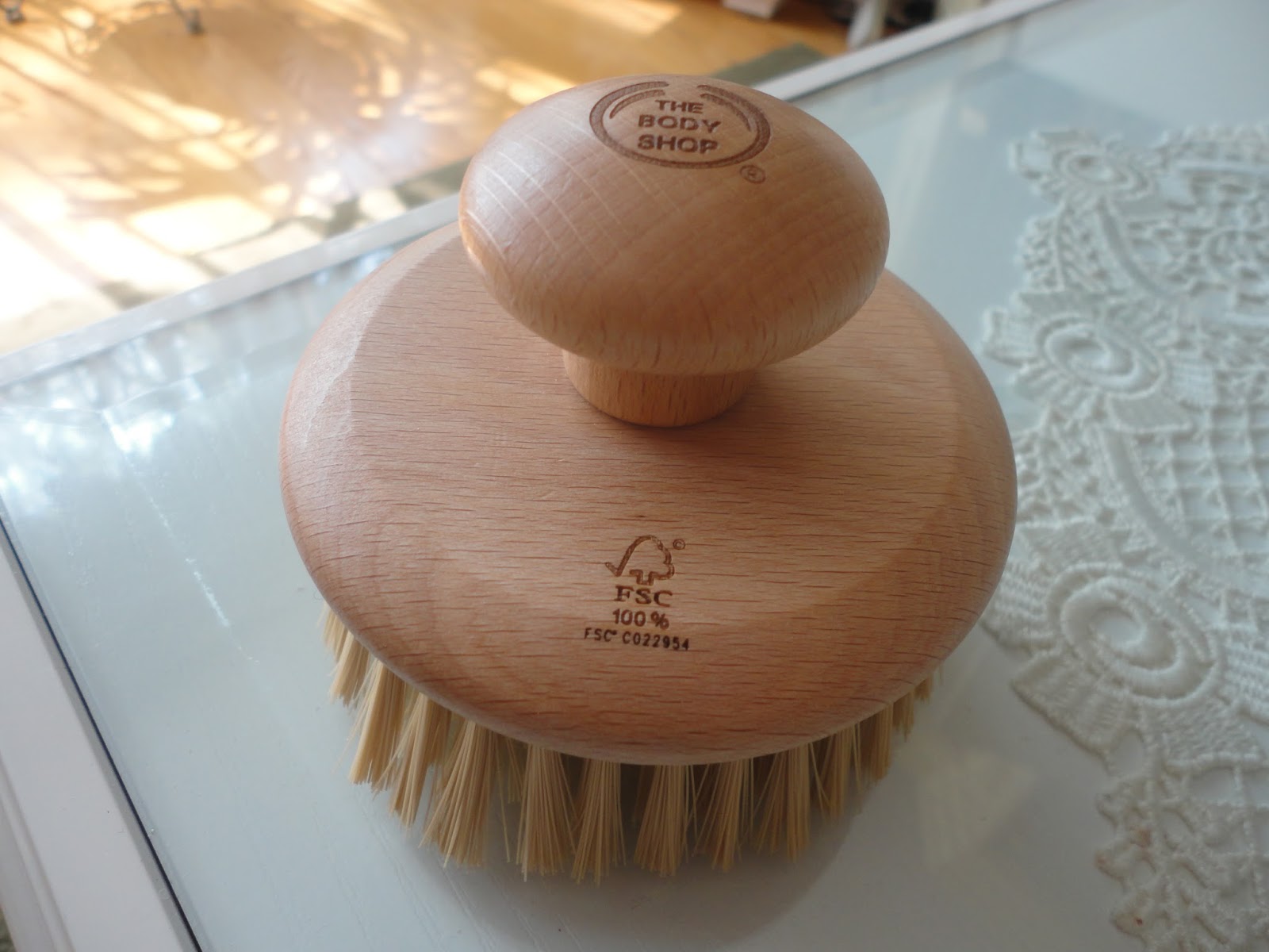 Dry Body Brushing Technique and Benefits for the Skin Natalie Loves