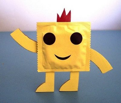 muñecos hechos con material reciclado