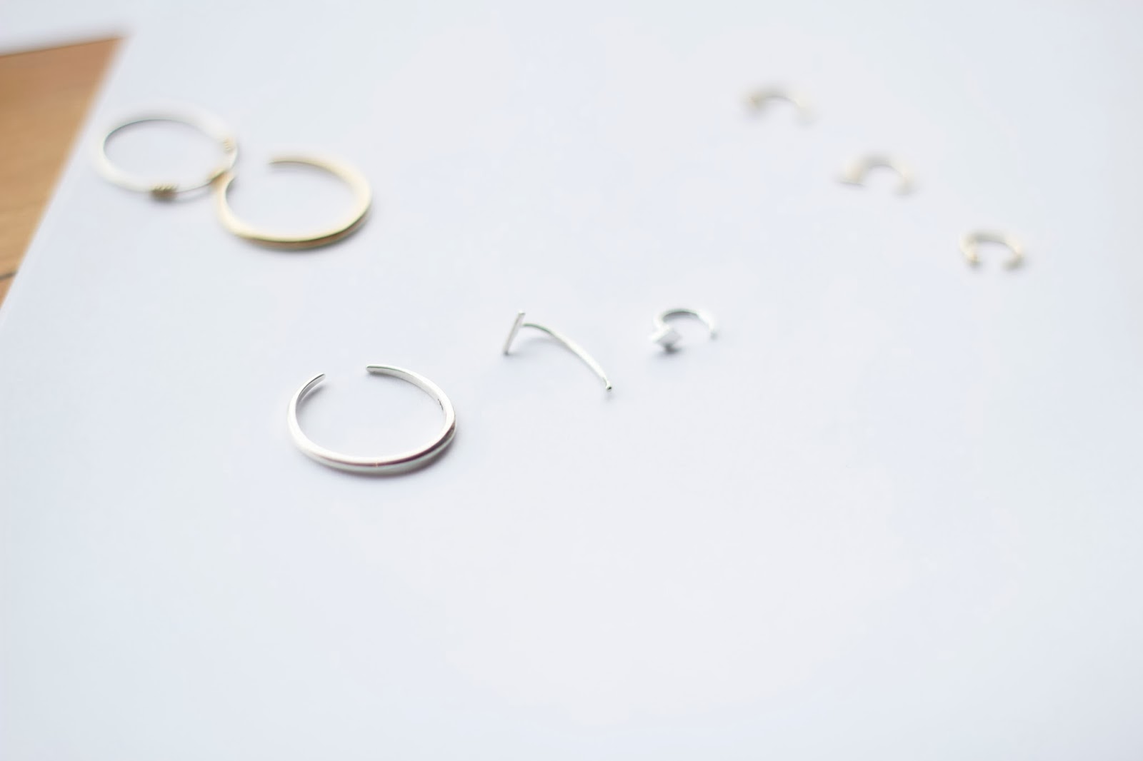 s a n s o e u r s OF CLAWS, HORNS & PIERCINGS