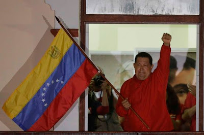 Chávez reeleito para governar um país dividido