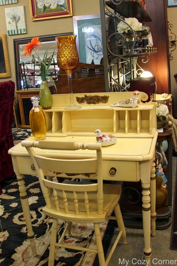 My Cozy Corner FurnitureDishes and Dinner