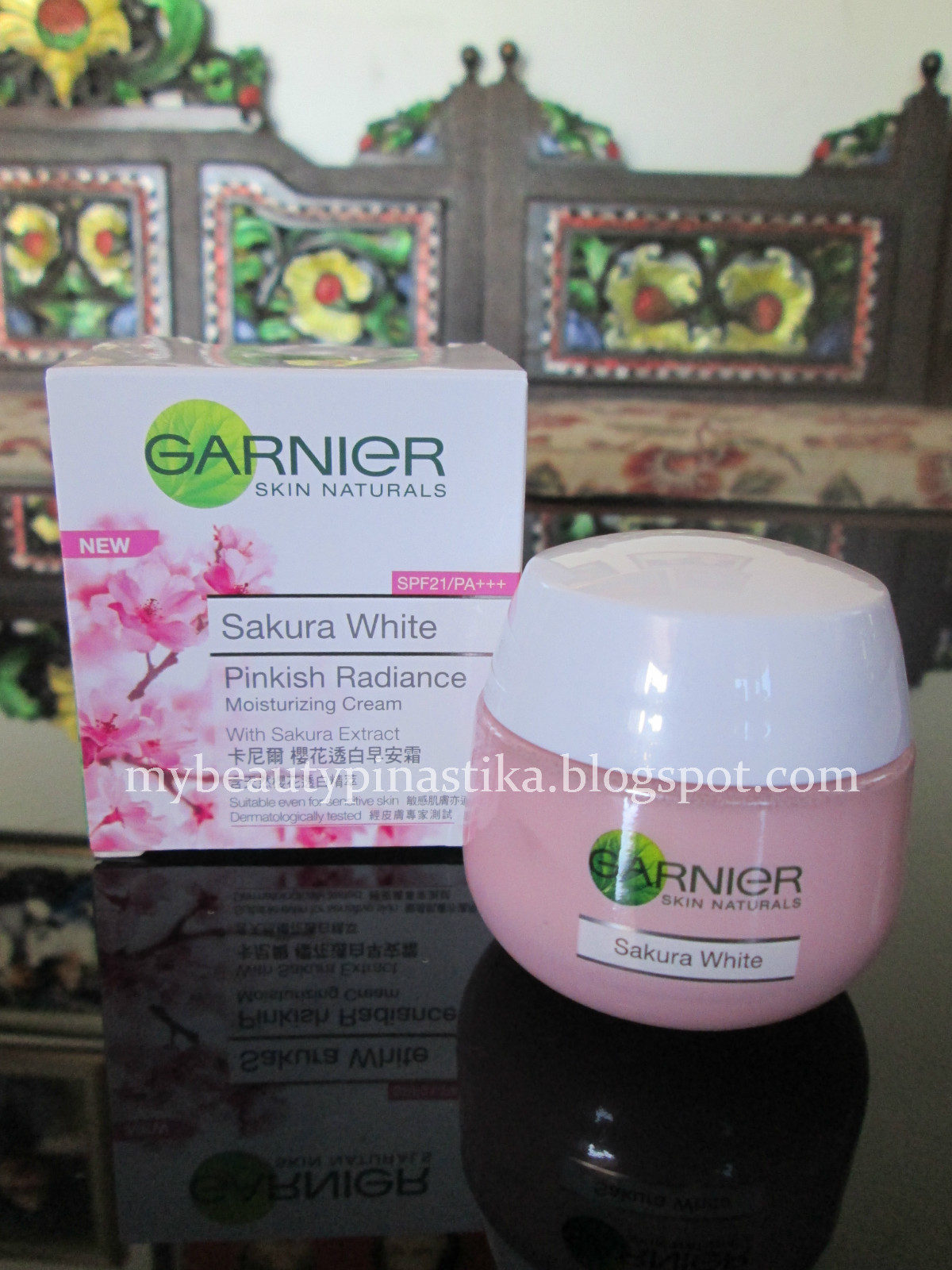 Pinastika Beauty Blog ♔ Review Garnier Sakura White Pinkish Radiance