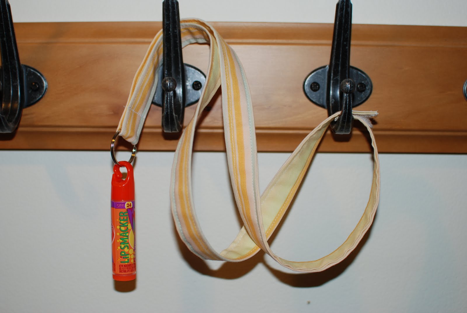 between the toys Kids Lanyard Tutorial