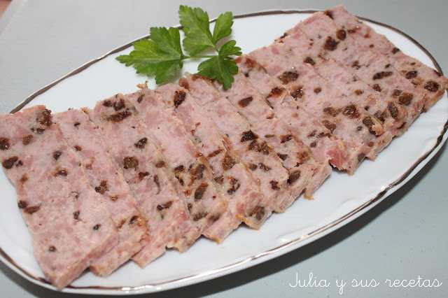 FIAMBRE DE POLLO CON CIRUELAS