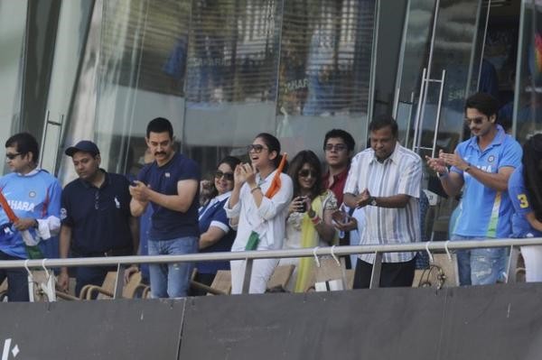Photos  Bollywood Celebs Celebrates India Vs Sri Lanka World Cup Final  event pictures