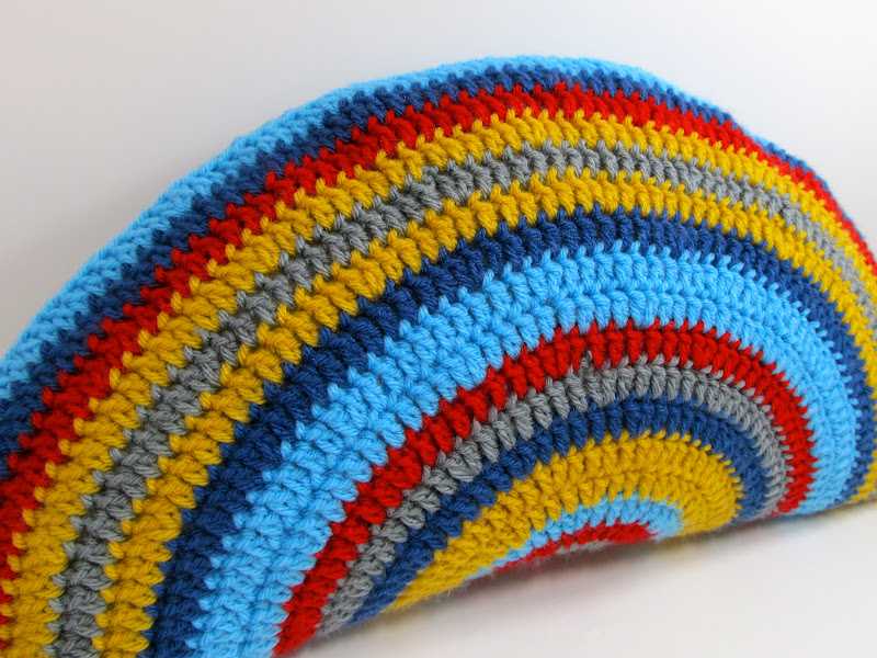 Solid Half Circle Pillow Tutorial