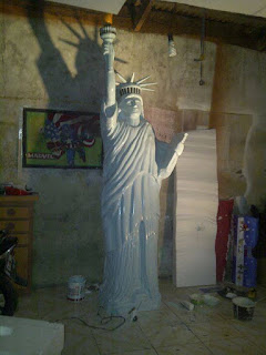 <img alt='Patung Liberty Dari Styrofoam' src='https://www.facebook.com/media/set/?set=a.649042655201831.1073741895.368018793304220&type=3' title='Dekorasi Styrofoam 3D'/>