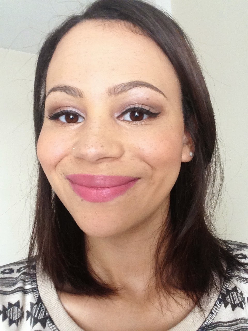 Review Makeup Revolution Ultra 32 Shade Eyeshadow Palette in Flawless