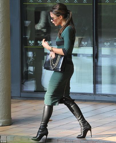 Victoria Beckam, Dress, Black Over The Knee Boots, StreetStyle Love, Bag