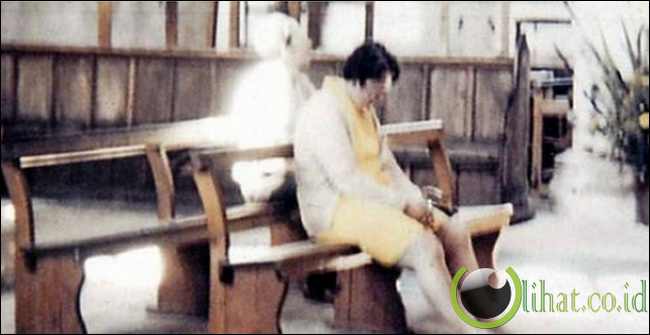 White Lady of Worstead Church White Lady of Worstead Church