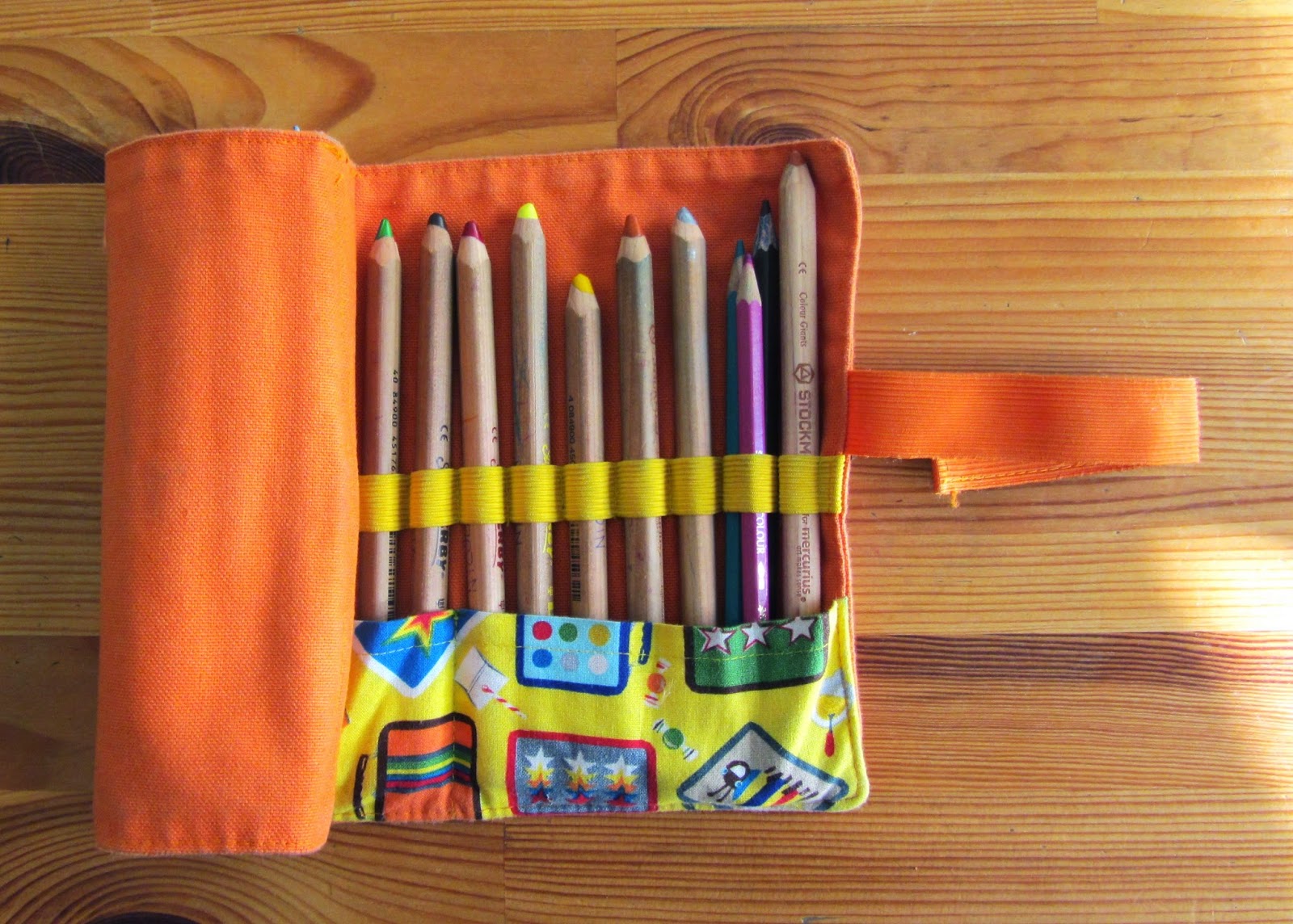 La Sciarpa Che Canta Come Realizzare Un Astuccio Porta Matite Roll Pencil Case