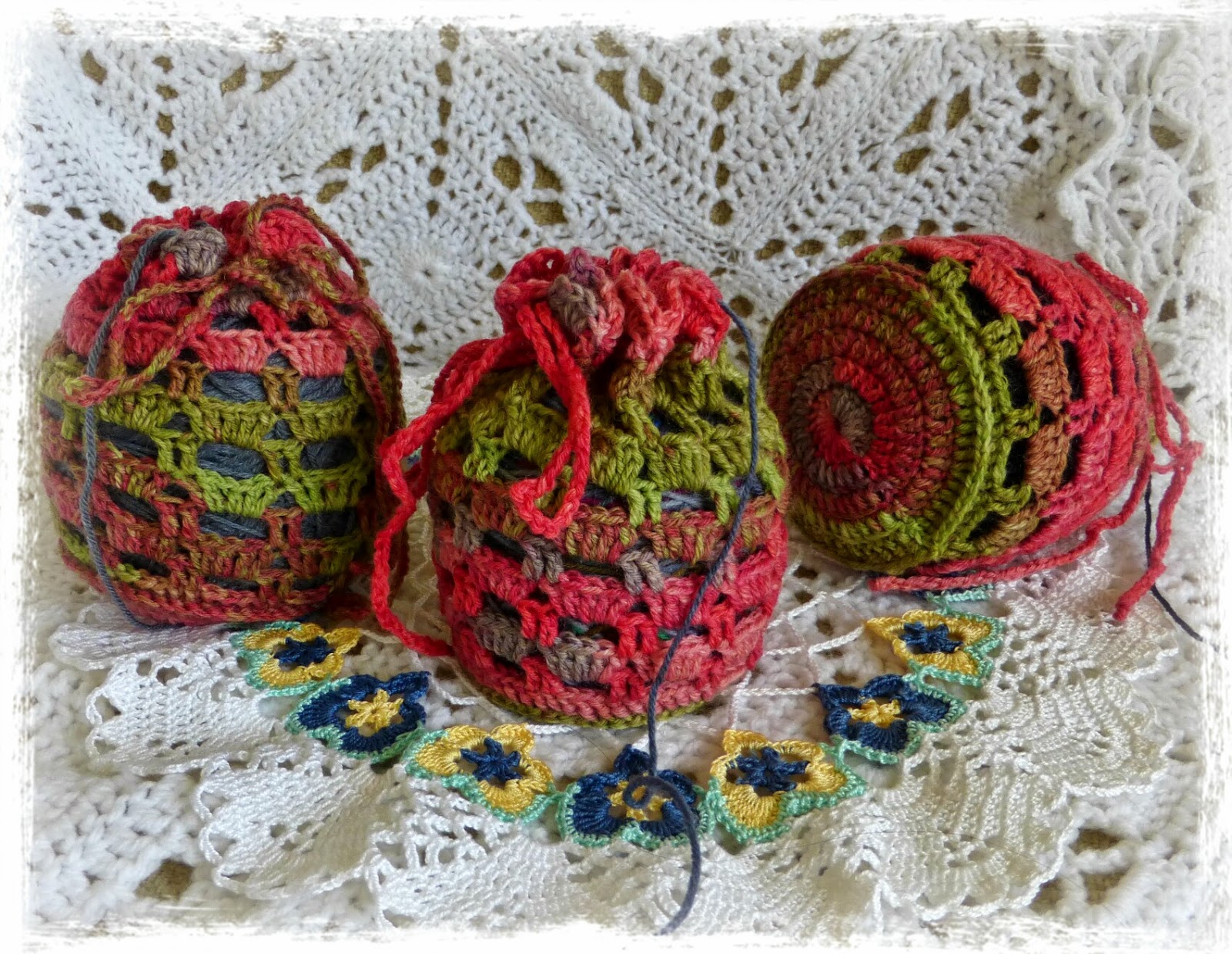 Yellow, Pink and Sparkly: Handy Dandy Sock Yarn Bags
