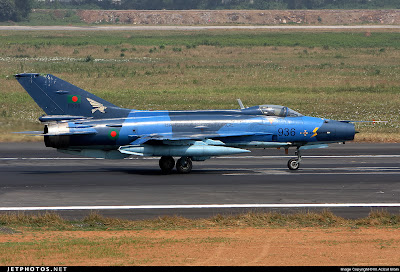صور من جميع انحاء العالم للقوات الجوية مجهولة بعض الشئ  F-7BG+Airguard++F936++++Dhaka++++13-3-11