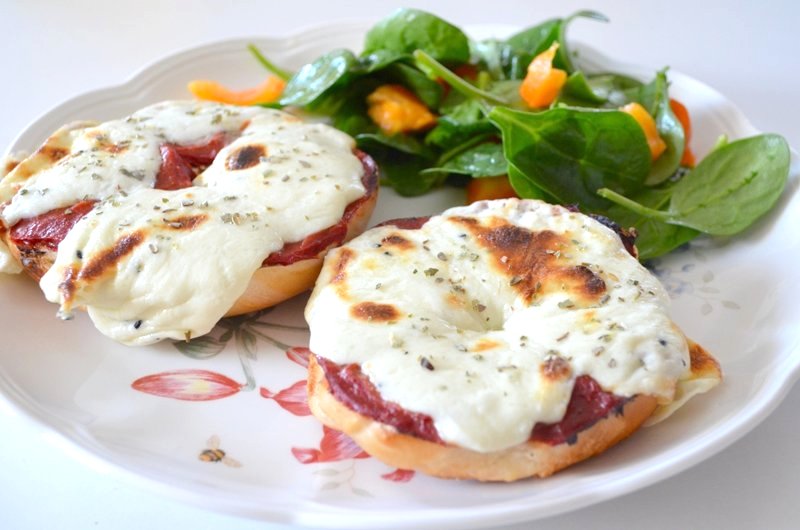 The Inventive Vegetarian Pizza Bagel