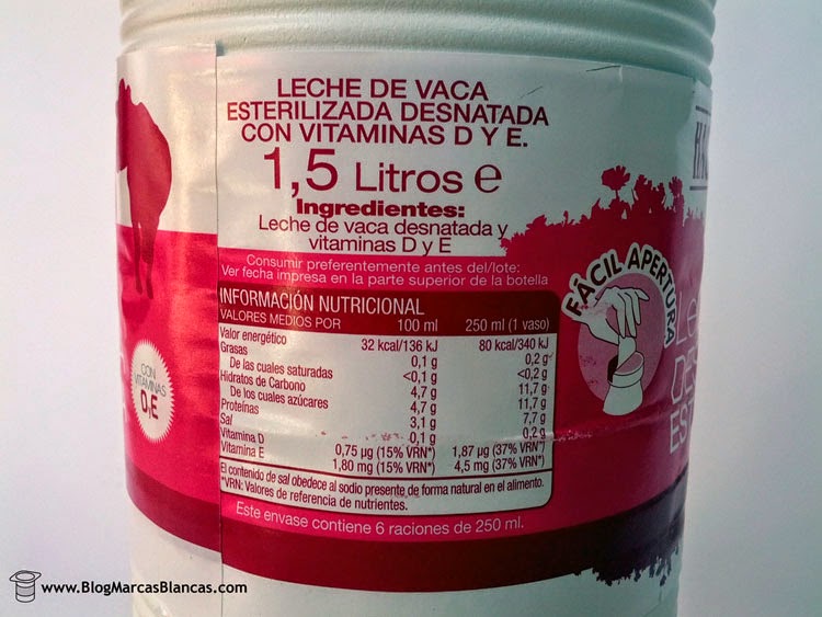 Leche de vaca esterilizada desnatada con vitaminas D y E Hacendado de Mercadona.