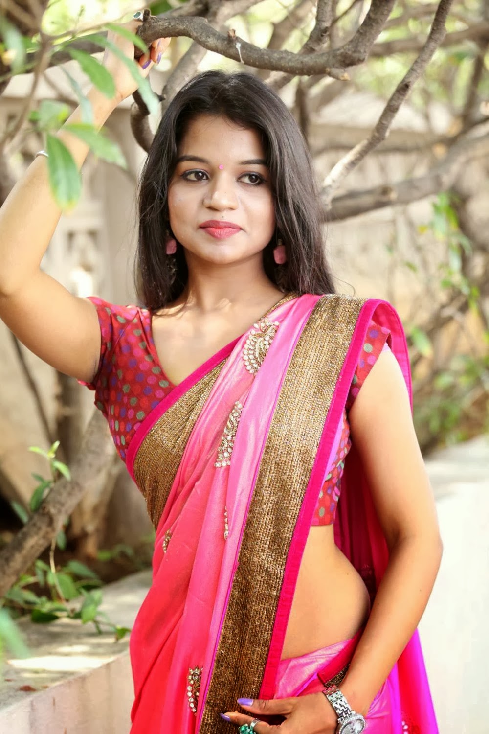 hot gallery: Telugu actress Bhavya Sri latest hot photos curves in saree