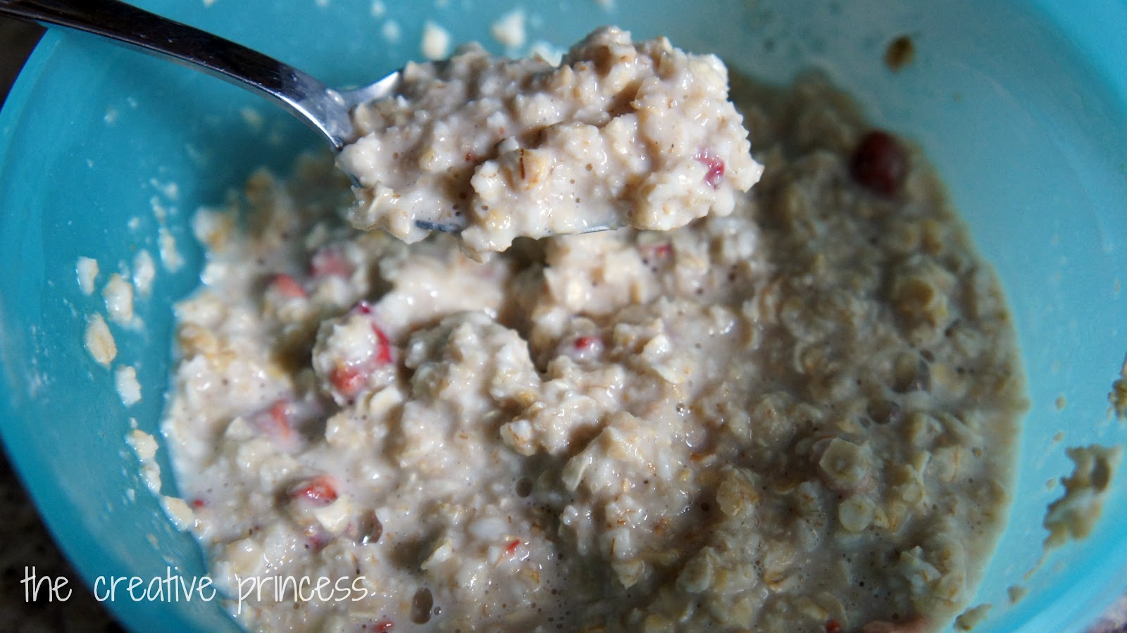 Strawberries and Cream Instant Oatmeal Recipe