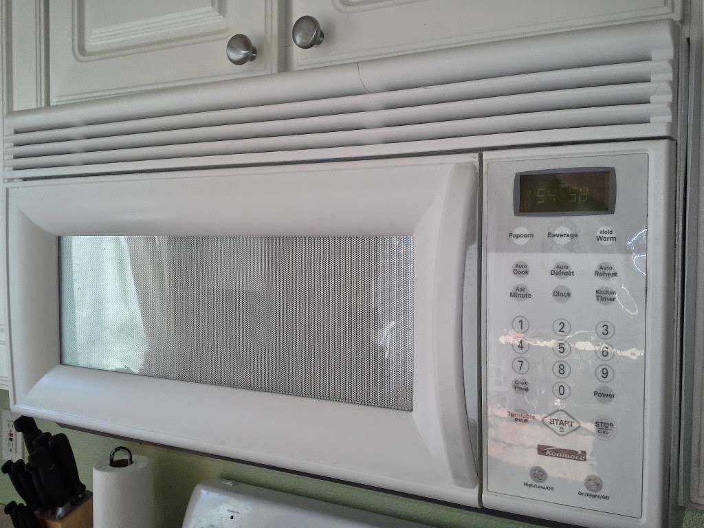 The best way to safely clean a microwave