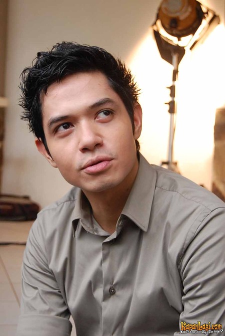 Foto-Foto Dude Harlino ~ KUMPULAN FOTO FOTO