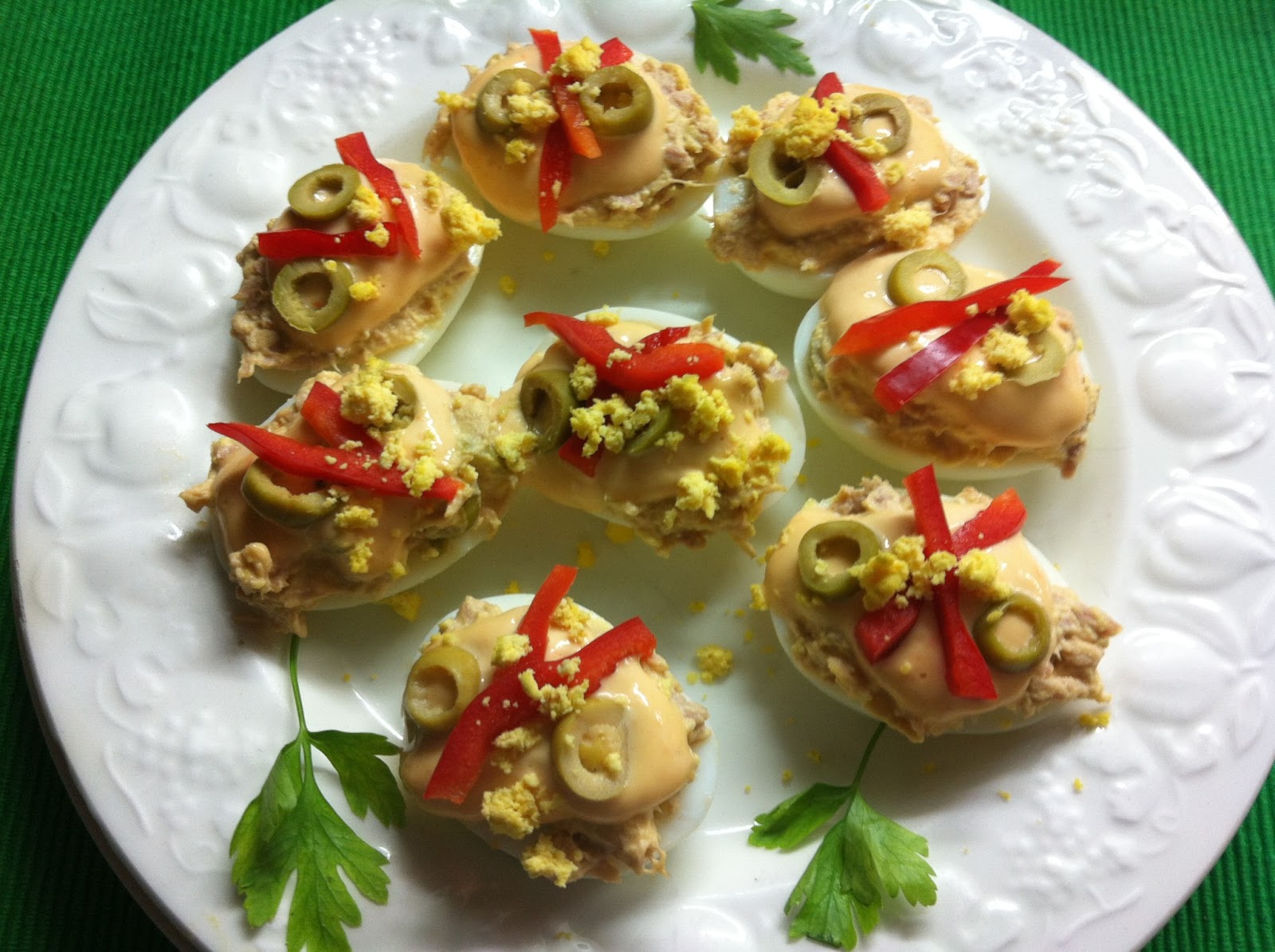 HUEVOS CON ATUN huevos con atun:
