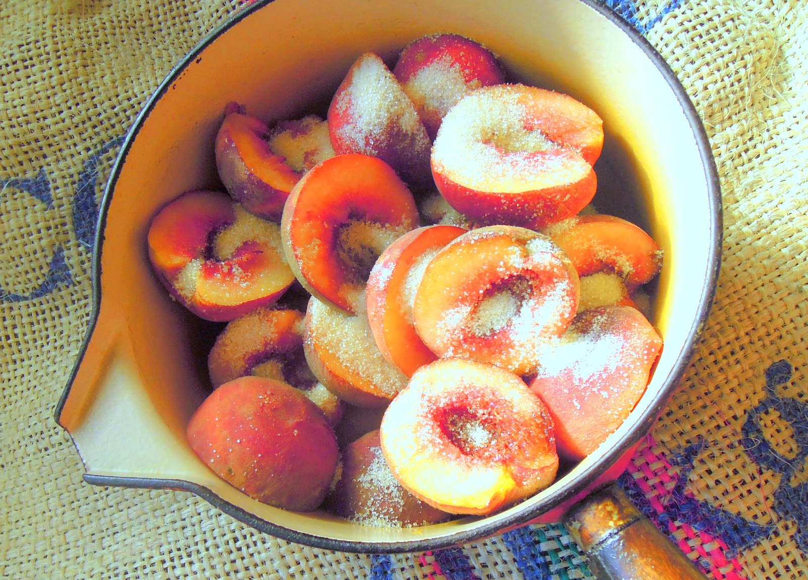 chowgypsy: Easy Peach Jam. It's True.