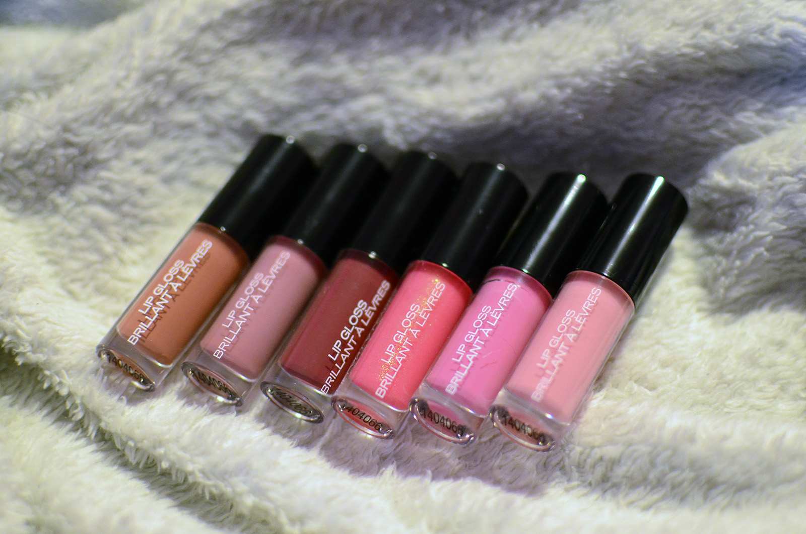 fun size beauty Quo 2014 Holiday Collection Christmas Crackers, Lip Gloss Sets and more!