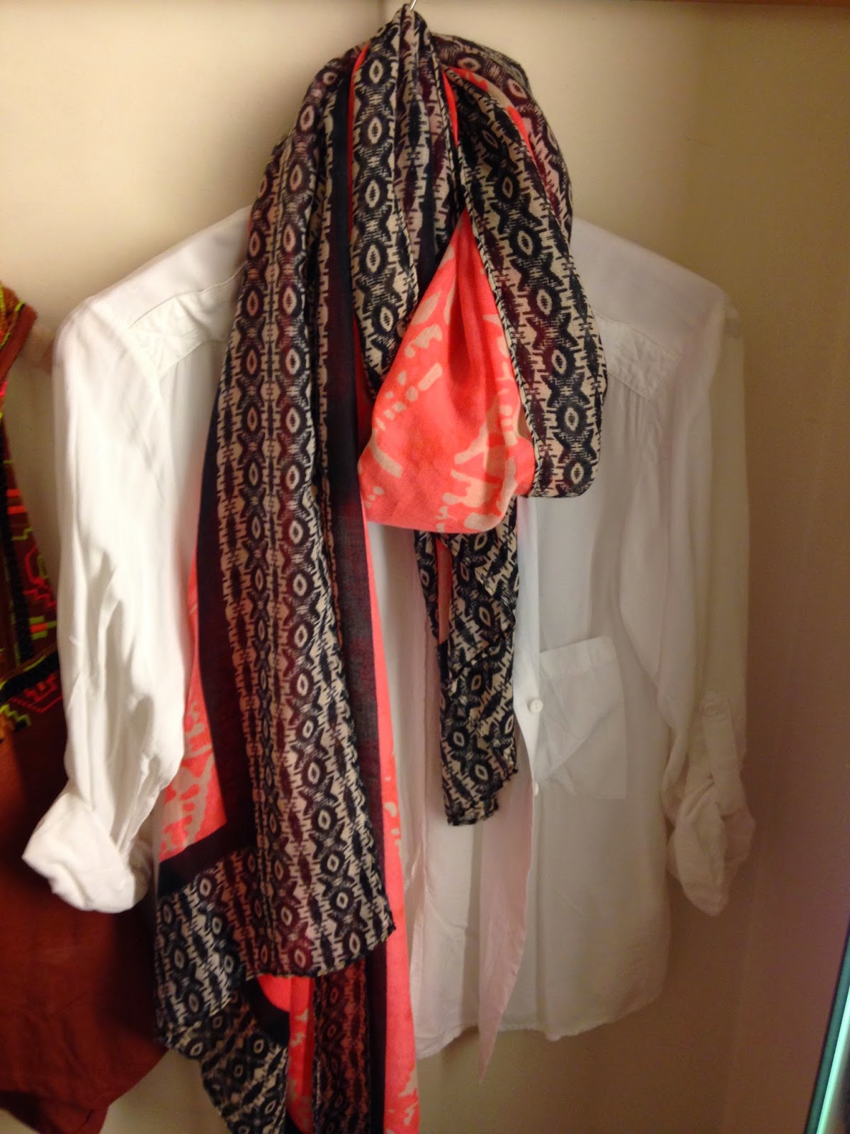 Start Close In Styling 4 Ways to Wear An Oversized Scarf