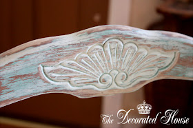 The Decorated House - Tutorial Annie Sloan Chalk Paint on French Chair