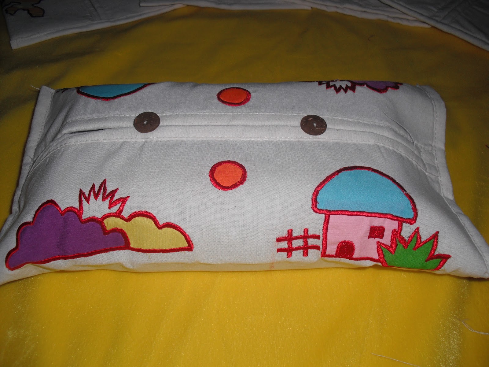 Qta Collection Kreasi Unik dari Kain tempat tisu blacu